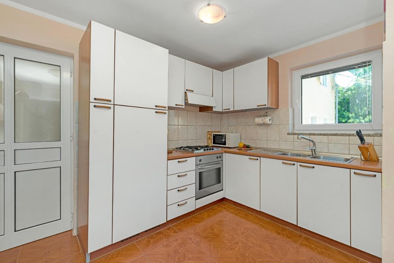 Beach Apartments Villa Kaya ซูโกชัน ภายนอก รูปภาพ